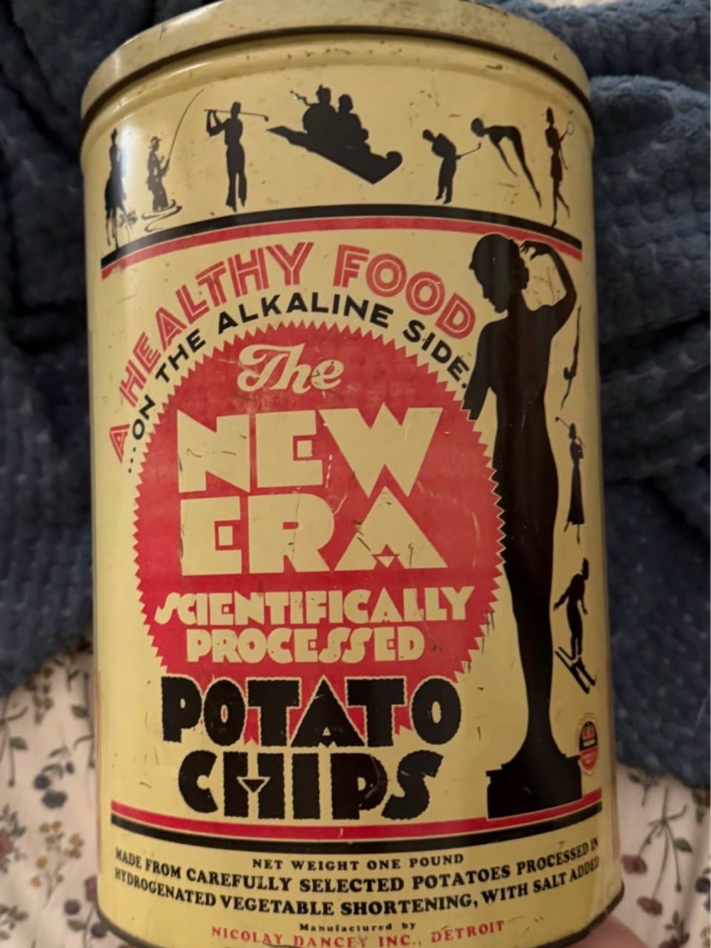 The New Era Potato Chips Vintage Tin - Cream & Red
